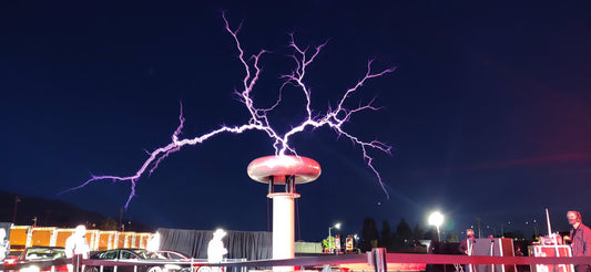 TeslaBay.tv Brings Live Tesla Coil and Historian-Led Rally to Niagara Falls